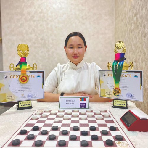 Э.Хүслэн: Өрөг дээр хэн нь илүү  холыг зөв харсан нь ялдаг